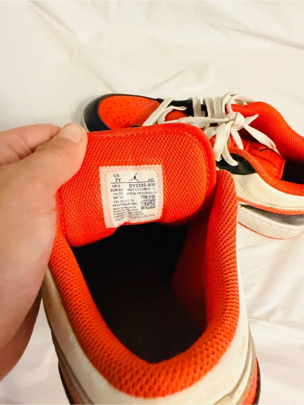 Air Jordan 1 Low DV1335-800 Orange Black White Size 7Y / Men’s 7 Used